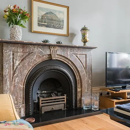 Lovely Chelsea Home Near The Thames By Underthedoormat Londres Exterior foto