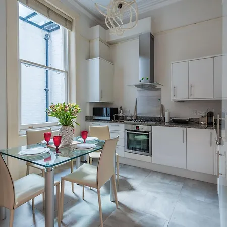 Lovely Chelsea Home Near The Thames By Underthedoormat Londres Exterior foto