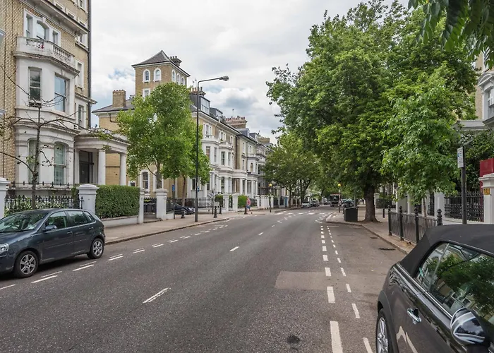 Lovely Chelsea Home Near The Thames By Underthedoormat